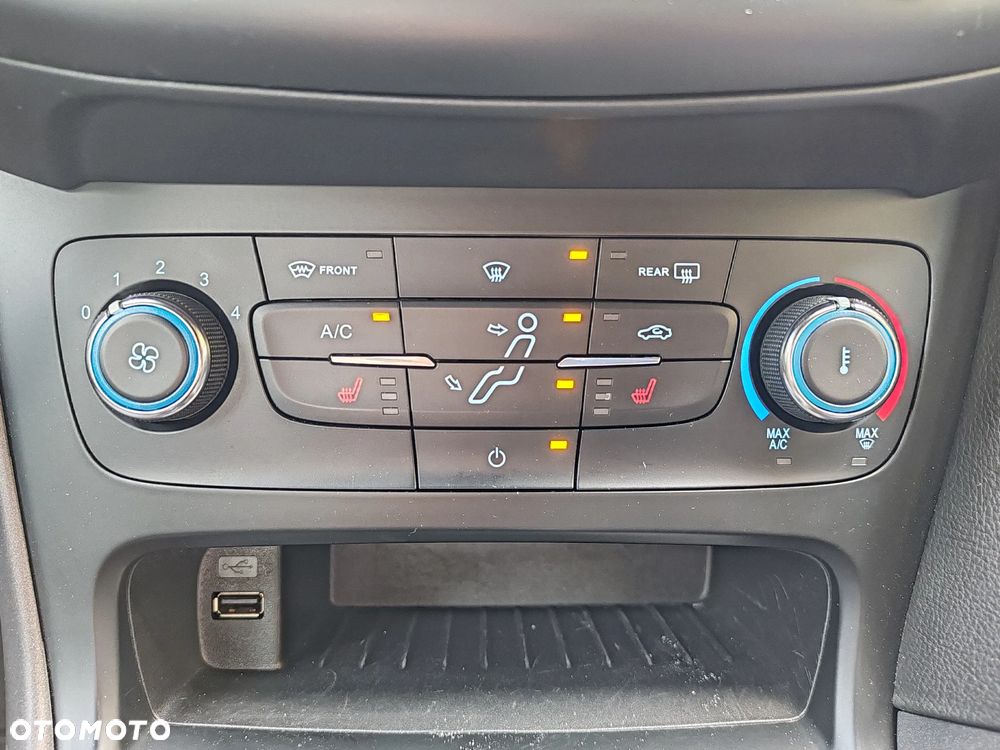 Ford Focus 1.5 EcoBoost Start-Stopp-System ST-Line - 19