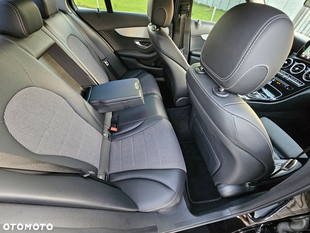 Mercedes-Benz Klasa C 300 7G-TRONIC - 18