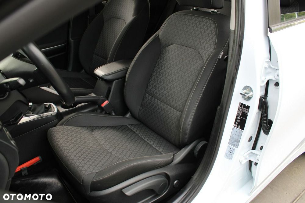 Kia Ceed 1.5 T-GDI Business Line - 11