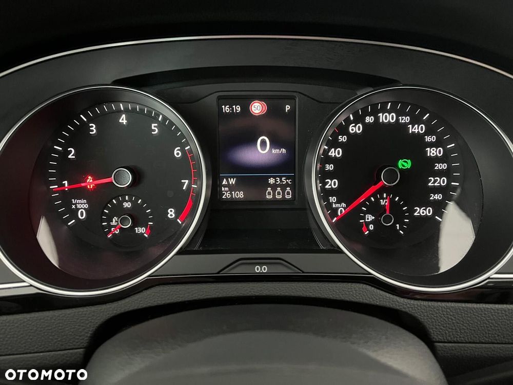 Volkswagen Passat - 24