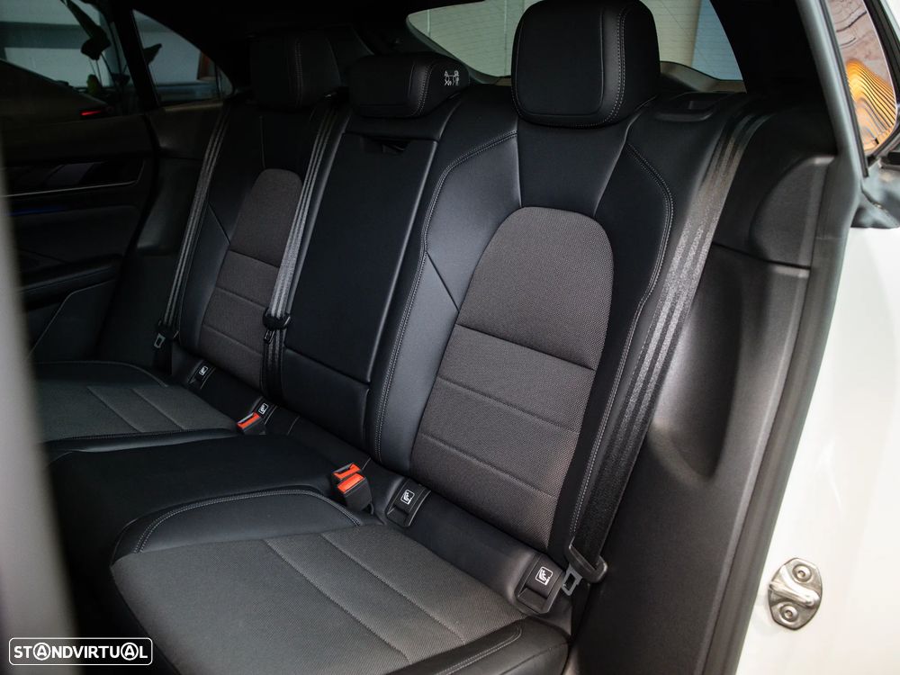 Porsche Macan Electric 4 - 25