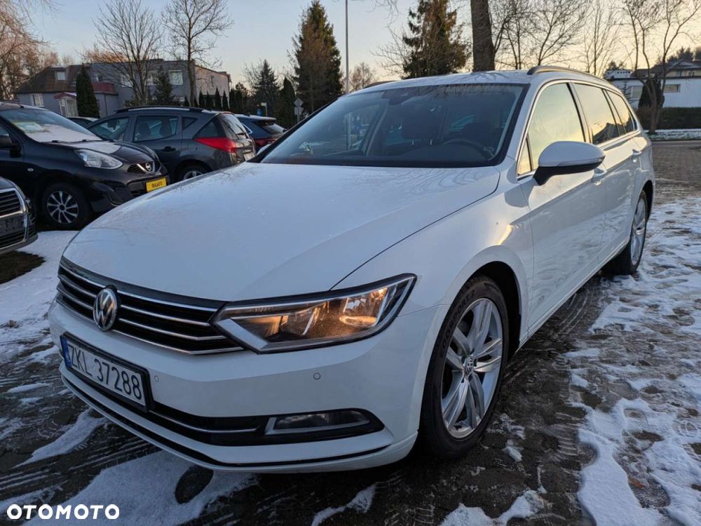 Volkswagen Passat - 1