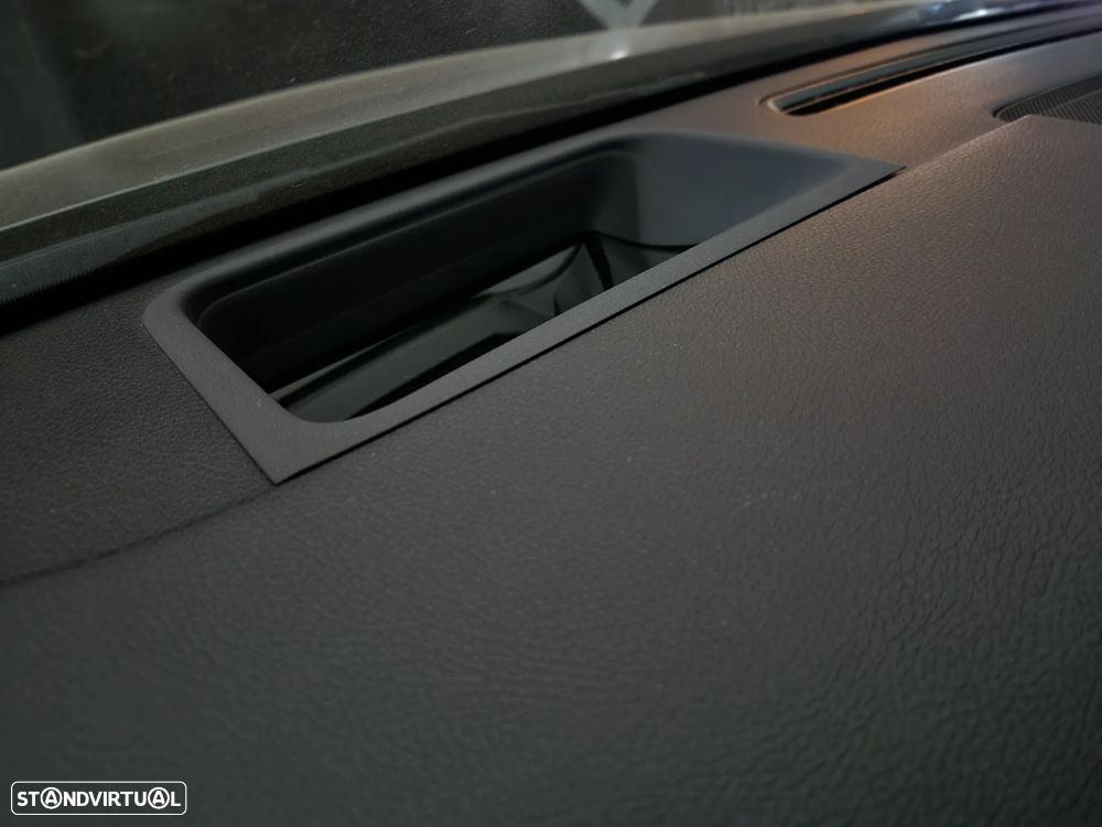 Mercedes-Benz A 250 Limousine e AMG Line - 17