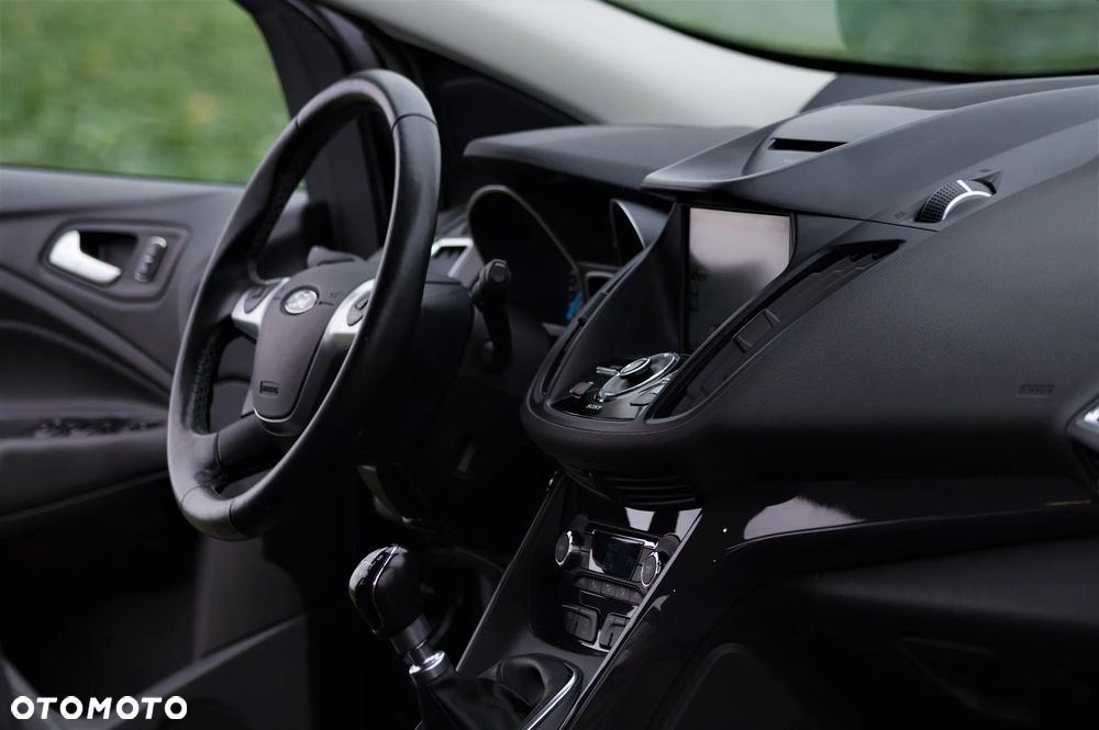 Ford Kuga - 1