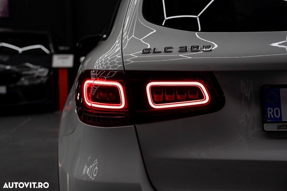 Mercedes-Benz GLC 300 4MATIC MHEV - 6