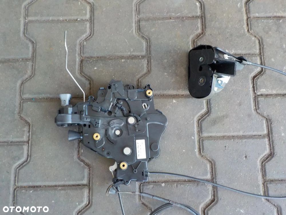 VW T5 ZAMEK DRZWI ODSUWANYCH BOCZNYCH 7H0843654BT - 2