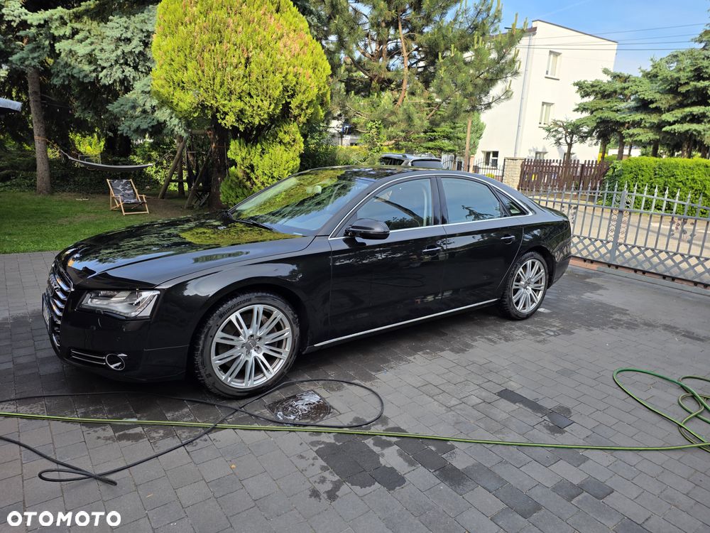 Audi A8 4.2 FSI Quattro - 1