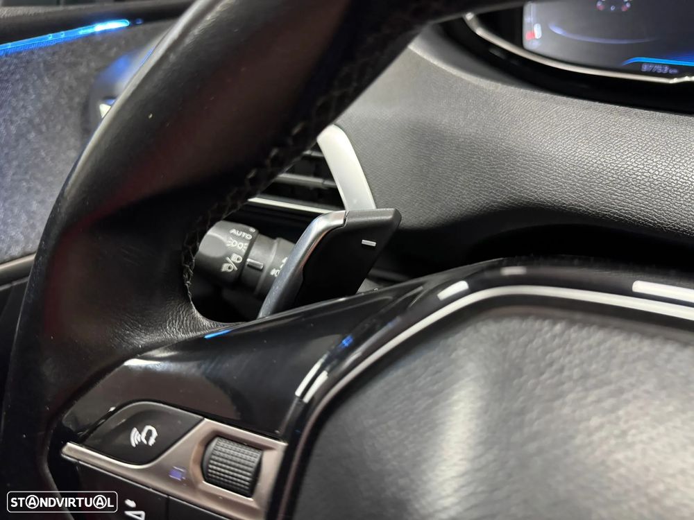 Peugeot 3008 PureTech 130 Stop & Start GPF EAT8 Allure - 26