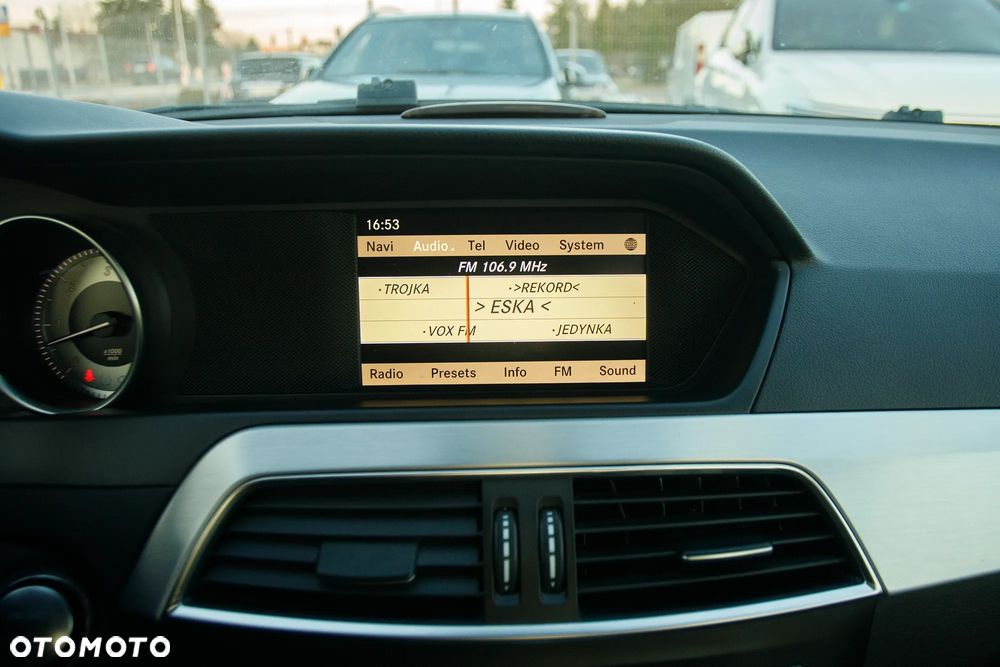 Mercedes-Benz Klasa C 350 CDI DPF (BlueEFFICIENCY) 7G-TRONIC Avantgarde - 27