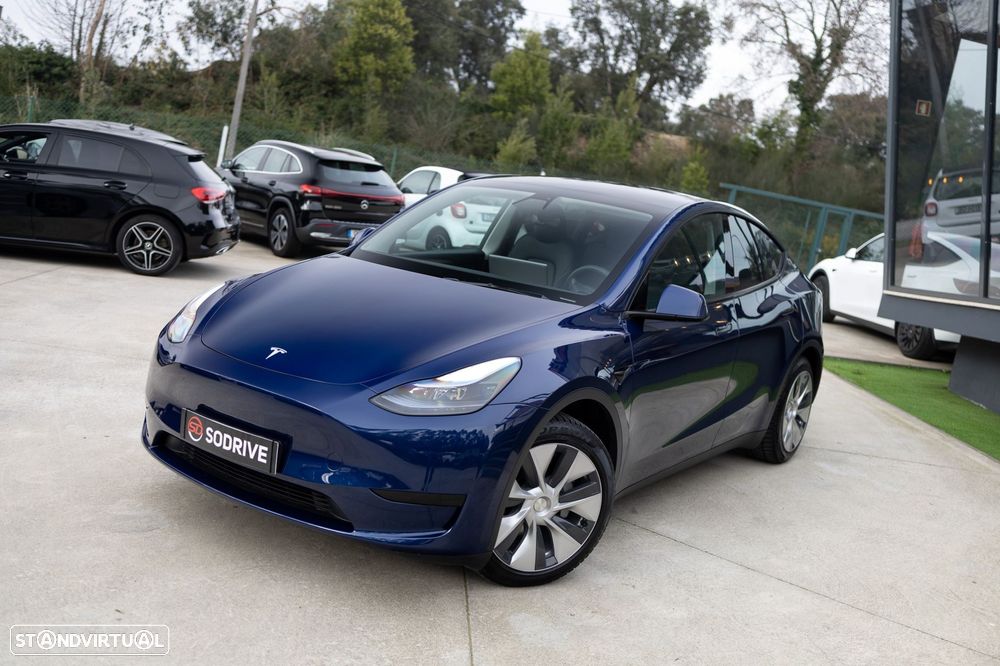 Tesla Model Y Standard RWD - 14