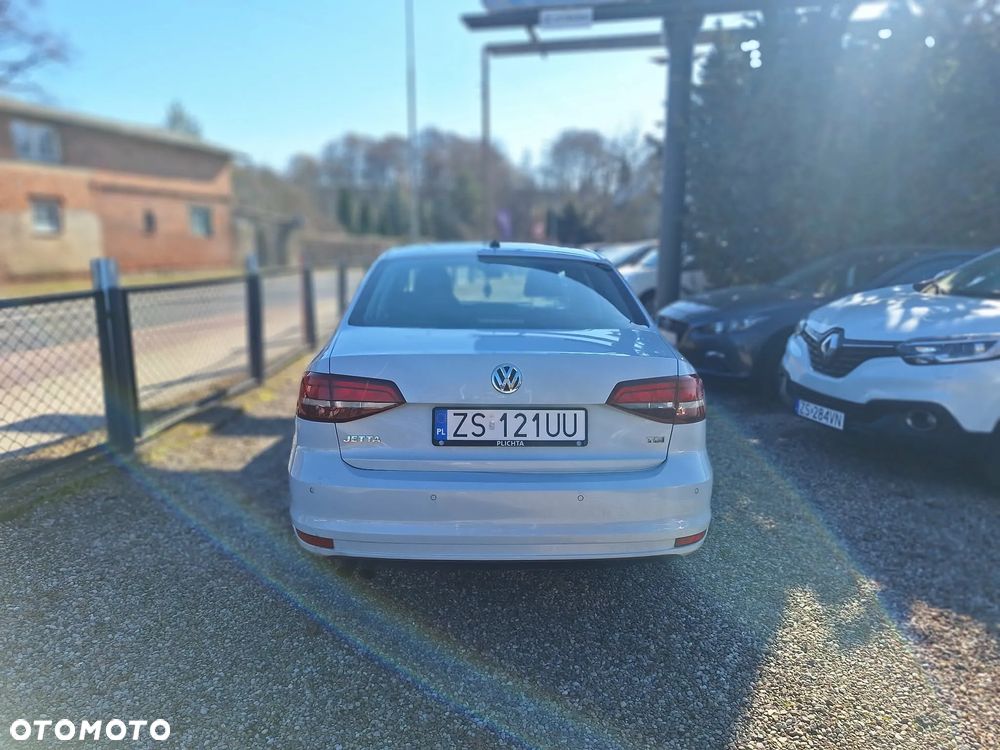 Volkswagen Jetta - 8