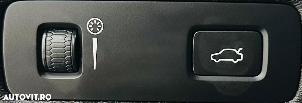 Volvo XC 60 D4 AWD Geartronic Momentum - 12