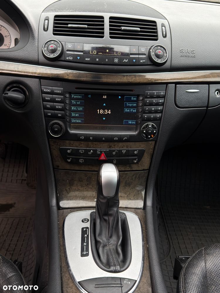 Mercedes-Benz Klasa E 320 CDI T Avantgarde - 13