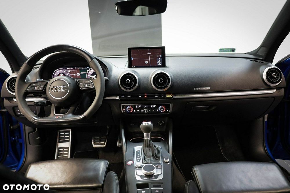 Audi RS3 Limousine - 21