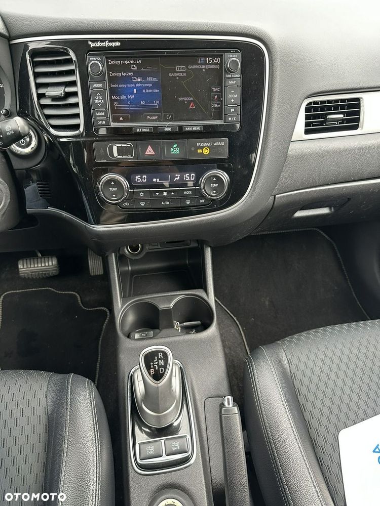 Mitsubishi Outlander - 13