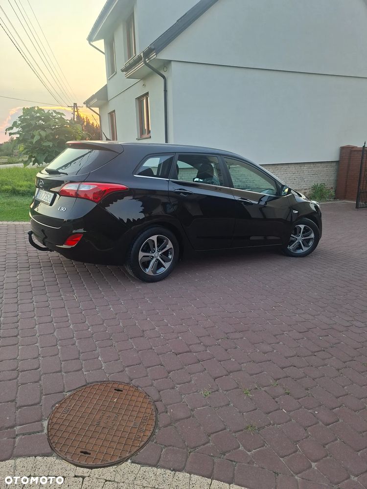 Hyundai i30 blue Kombi 1.6 GDi Trend - 4