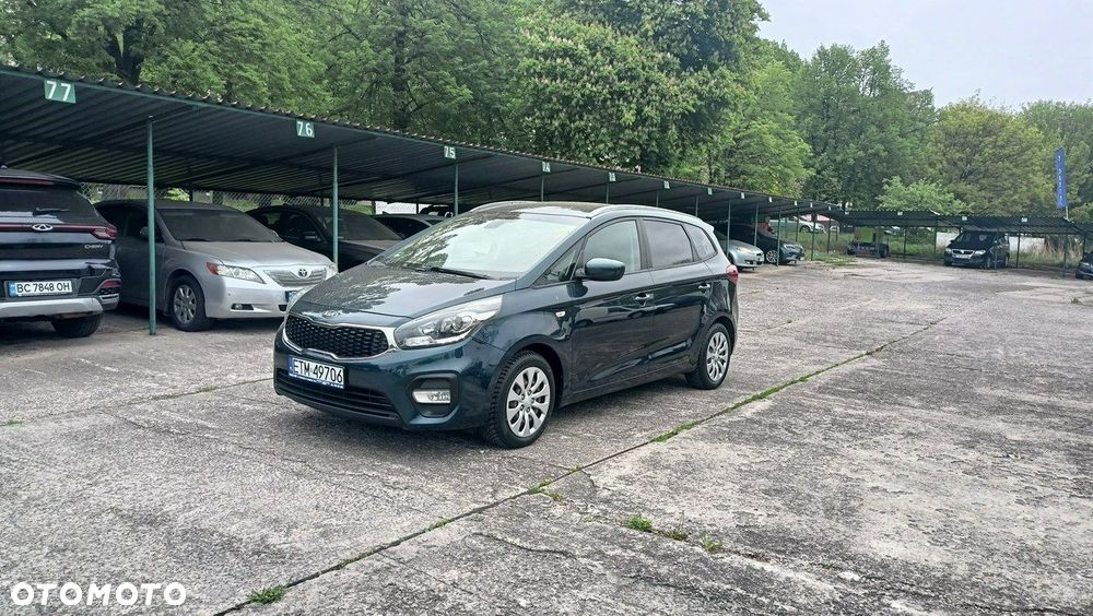 Kia Carens 1.7 CRDi L 7os - 17