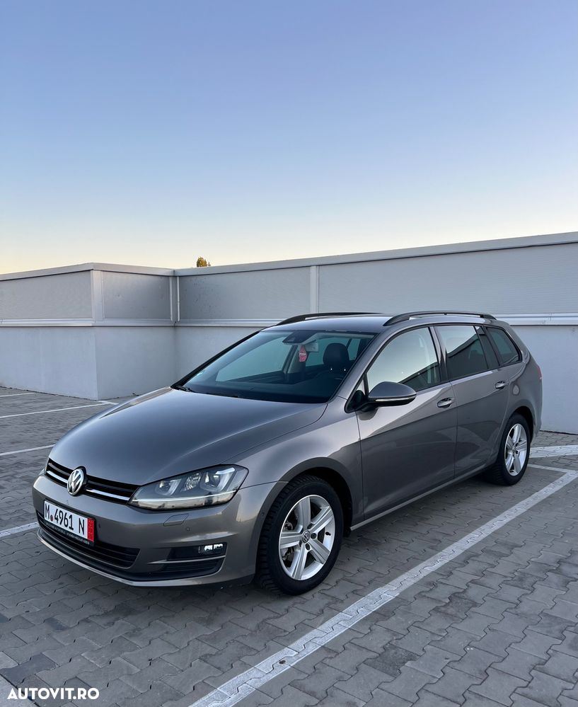 Volkswagen Golf - 1