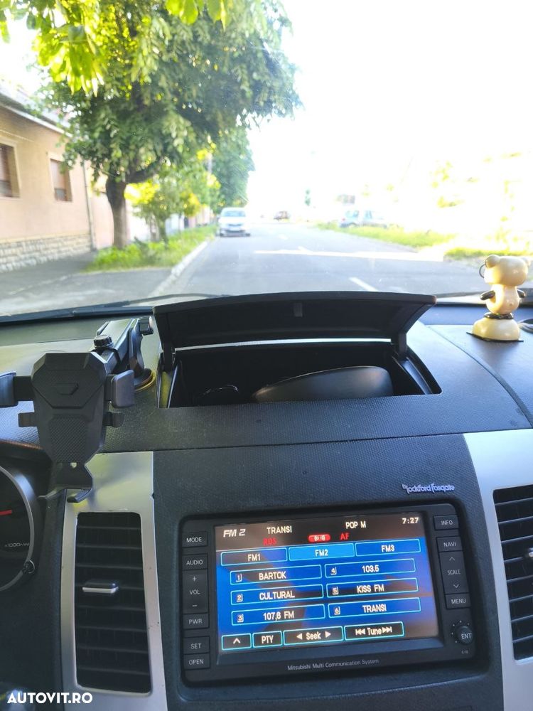Mitsubishi Outlander 2.2 DI-D NAVI Instyle - 15