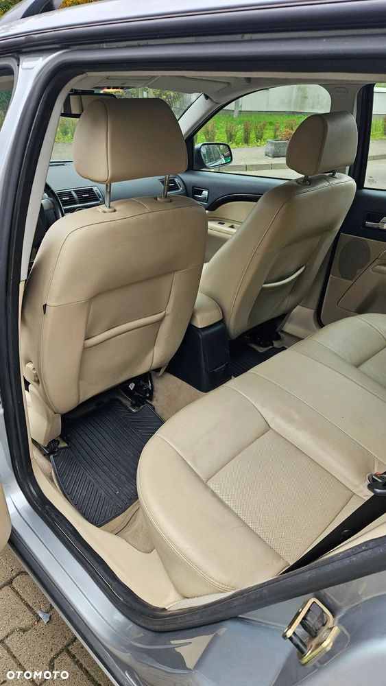 Ford Mondeo 2.0 Ghia - 11