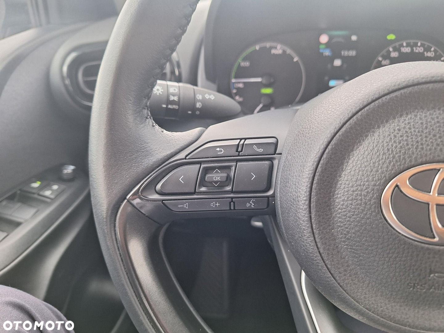 Toyota Yaris Hybrid 1.5 Comfort - 14