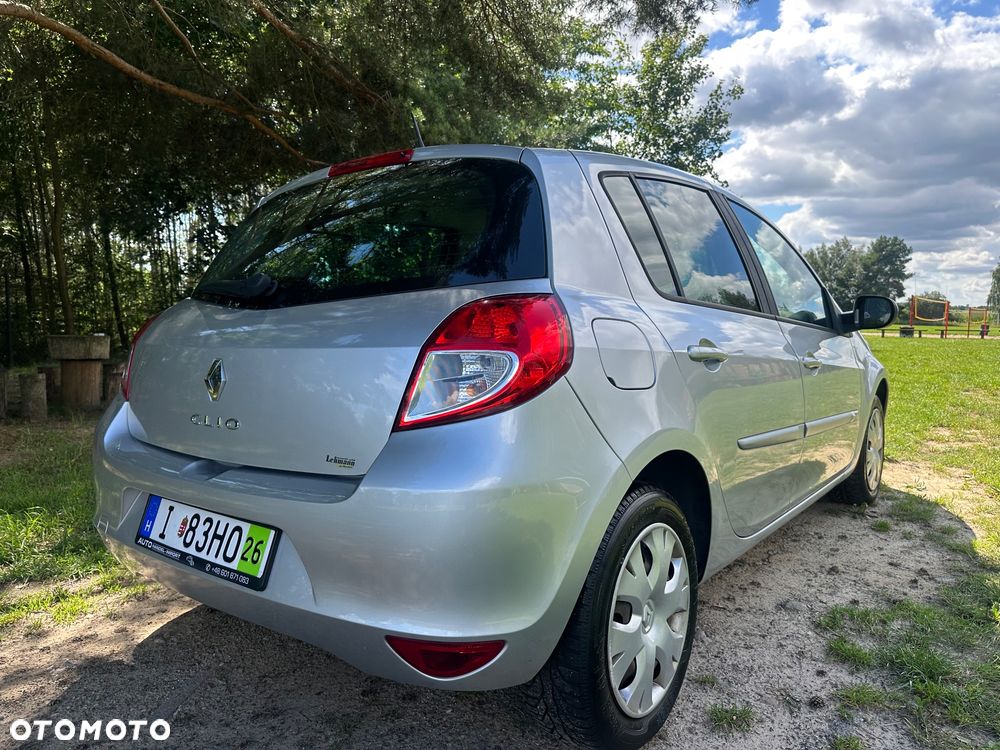Renault Clio - 10