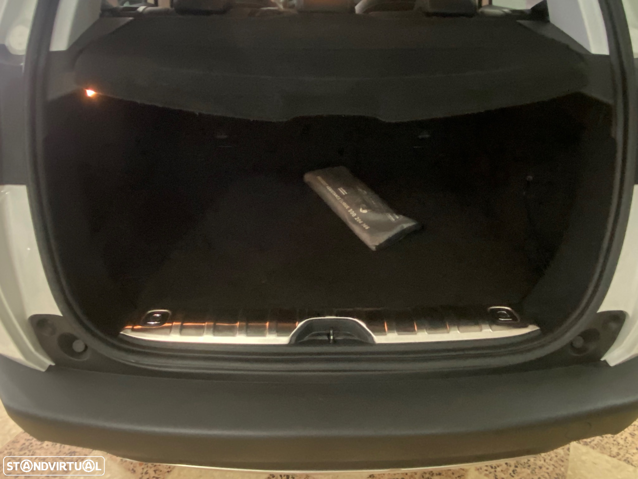 Peugeot 2008 1.2 PureTech Allure - 12