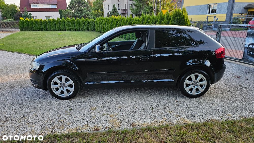 Audi A3 Sportback 1.6 Ambiente - 21