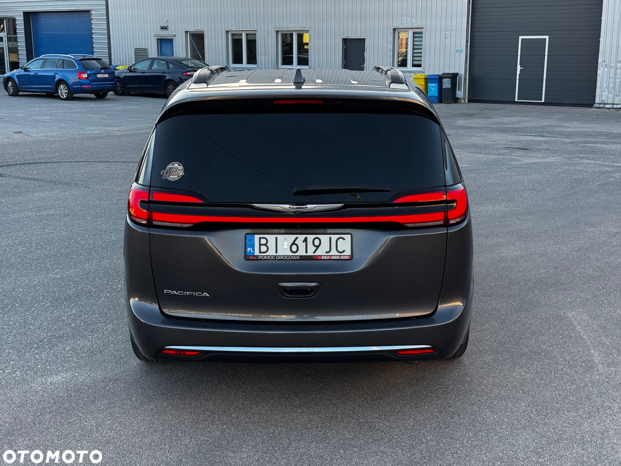 Chrysler Pacifica - 7