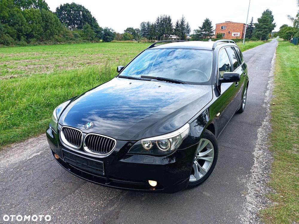 BMW Seria 5 523i - 23