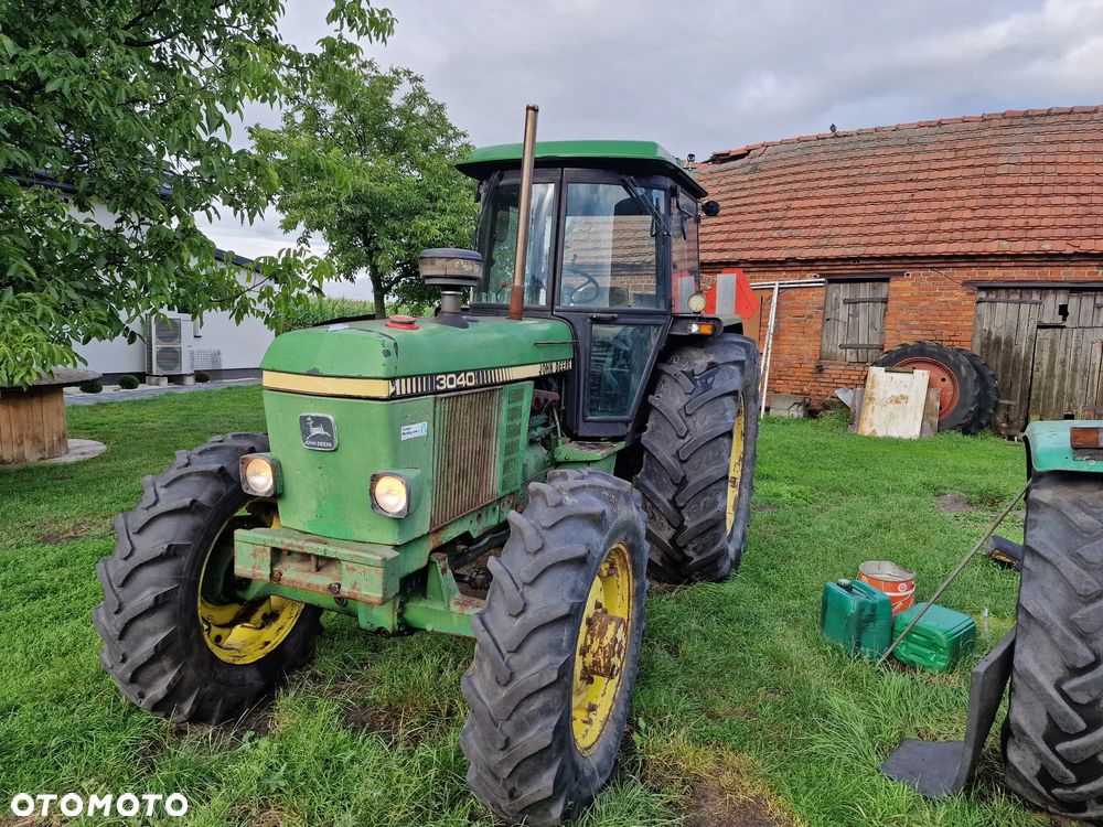 John Deere 3040 - 3