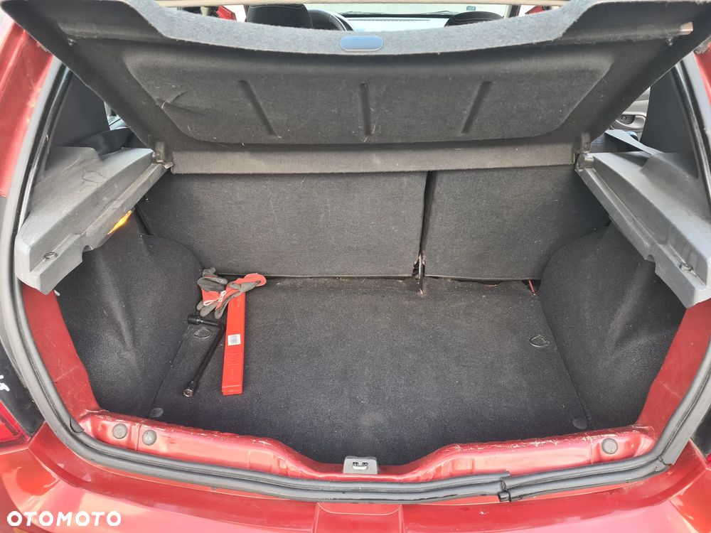 Dacia Sandero - 8