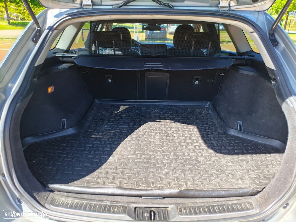 Toyota Avensis SW 2.0 D-4D Luxury+GPS - 10