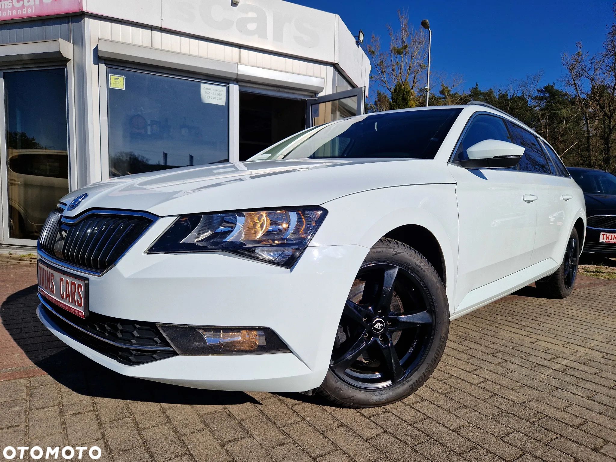 Skoda Superb 2.0 TDI DSG Ambition - 1