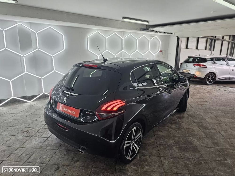Peugeot 208 1.2 PureTech GT Line EAT6 - 12