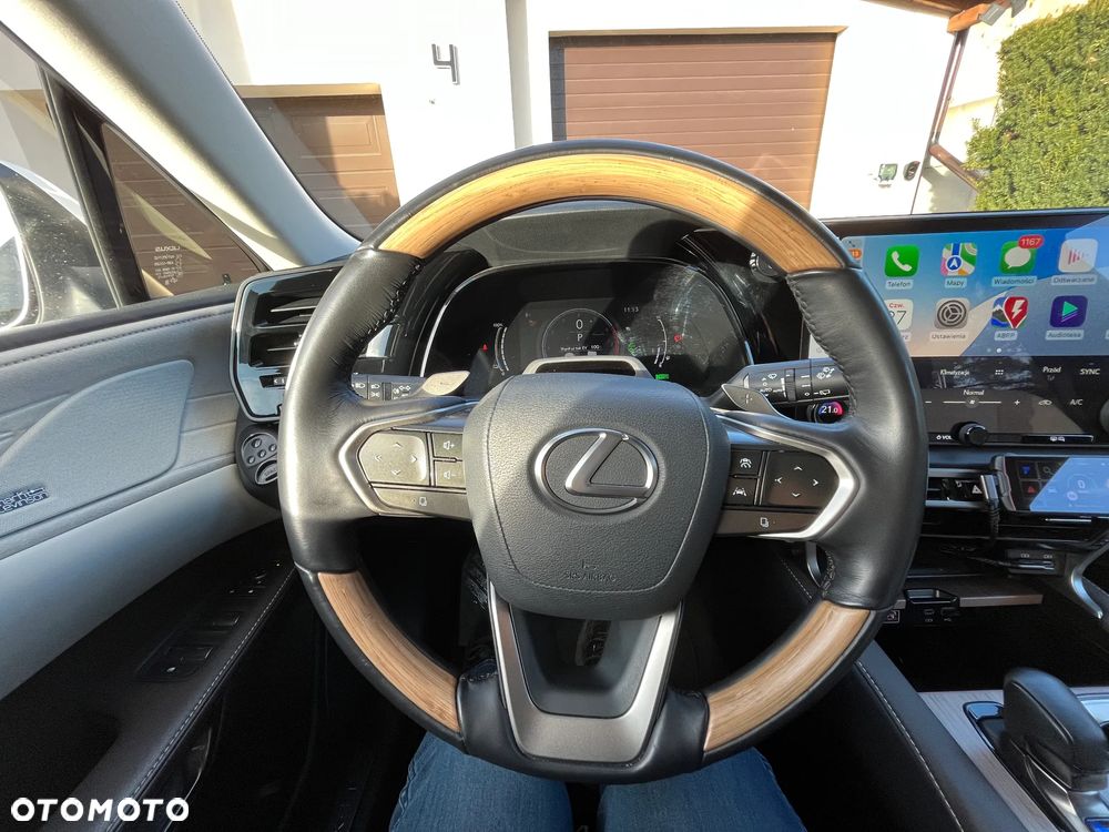Lexus RX 450h+ Omotenashi - 9