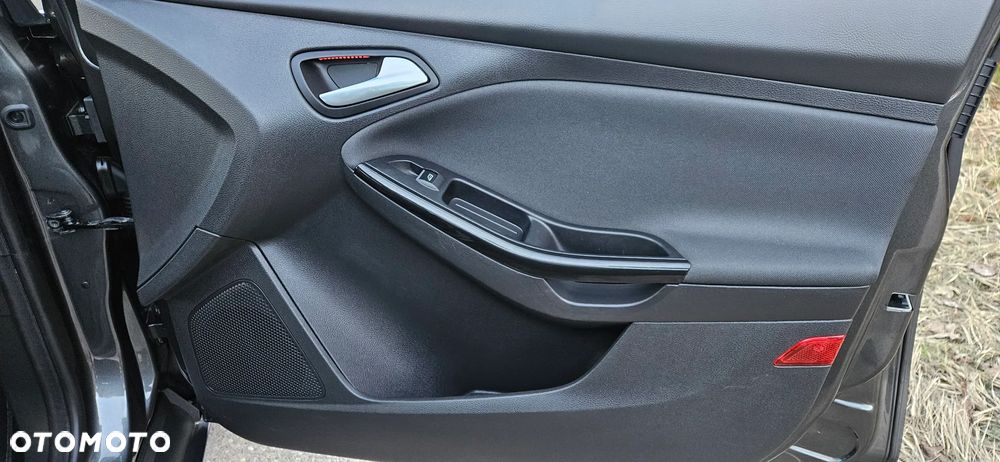 Ford Focus 1.0 EcoBoost Hybrid TITANIUM STYLE - 34