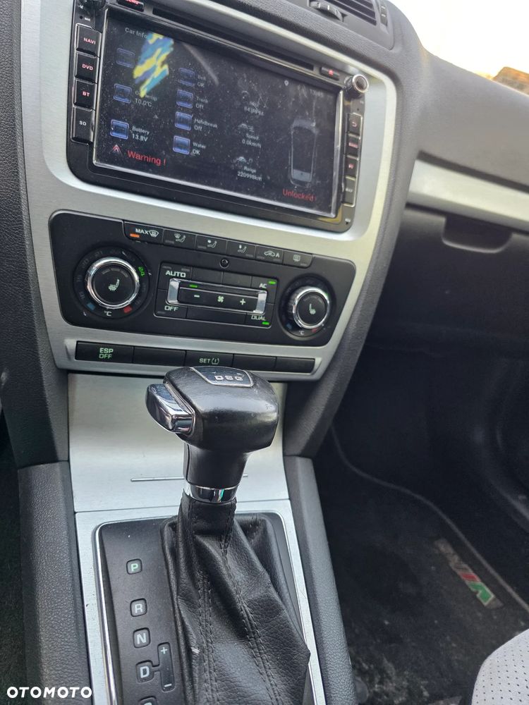 Skoda Octavia 2.0 TSI DSG RS - 18