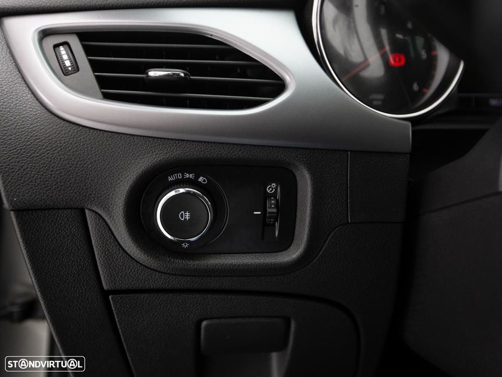 Opel Astra Sports Tourer - 13