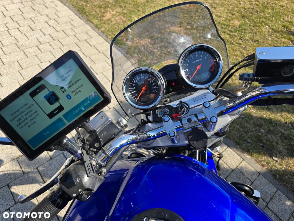 Suzuki GSX - 12