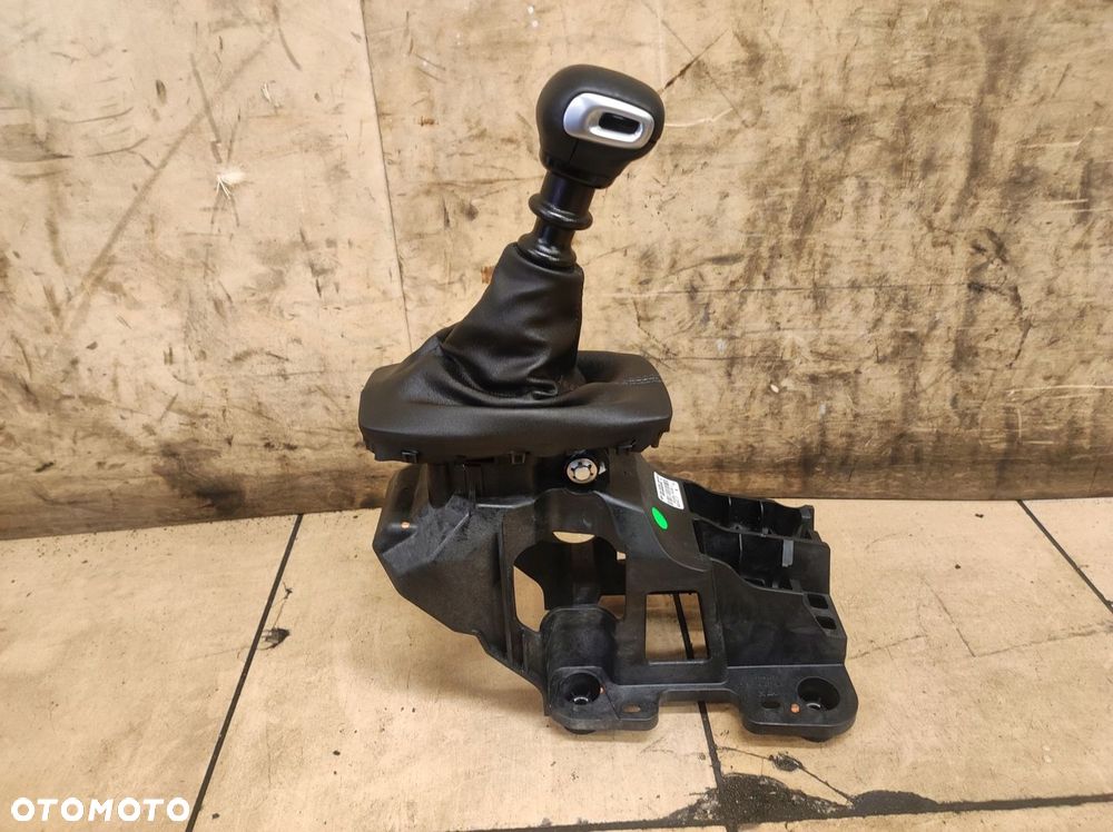 Gałka lewarek wybierak mieszek zmiany biegów 2008 II 2 - 7