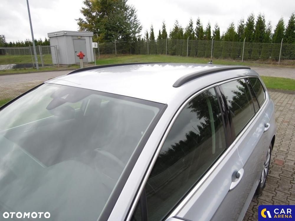 Volkswagen Passat - 32