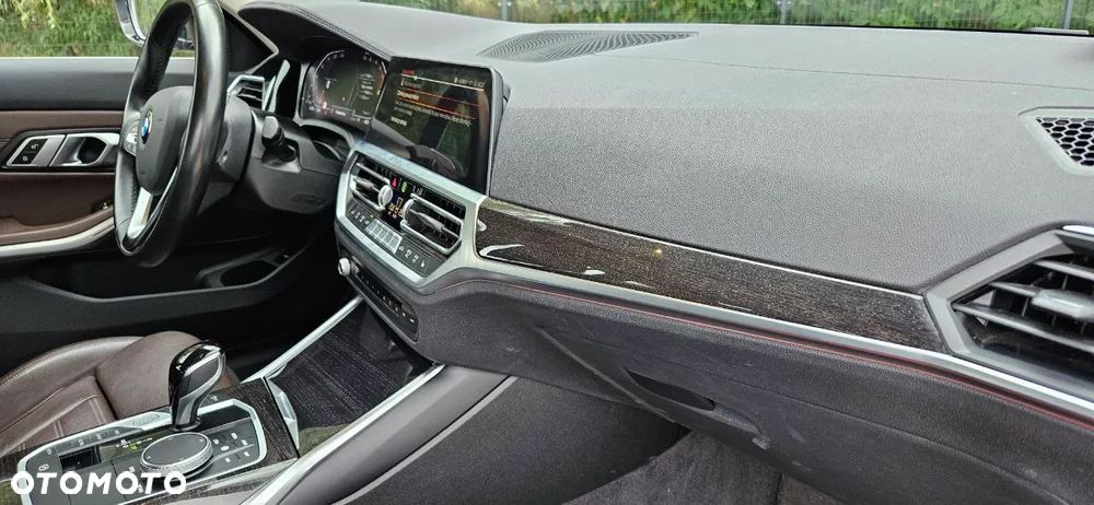 BMW Seria 3 320i Luxury Line - 20