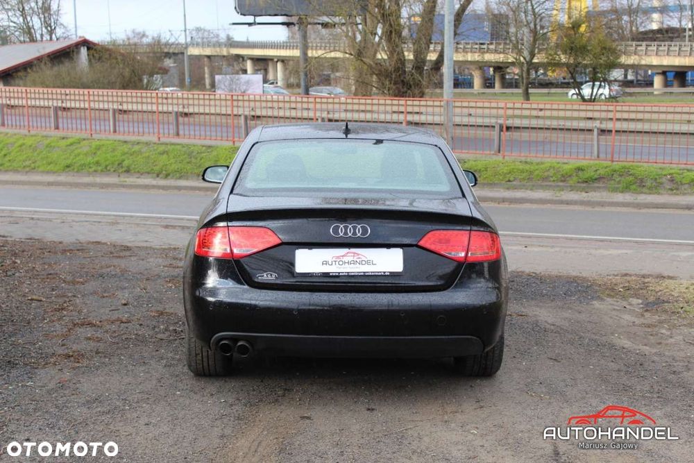 Audi A4 Limousine - 5