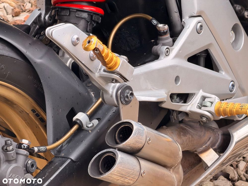 Honda Hornet - 12