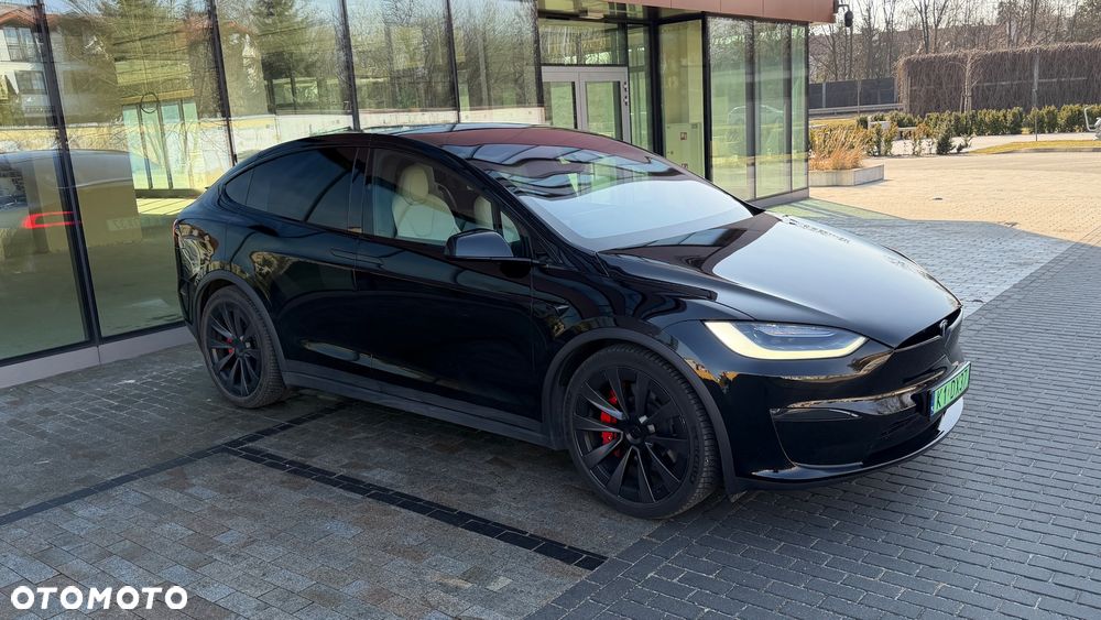 Tesla Model X - 32