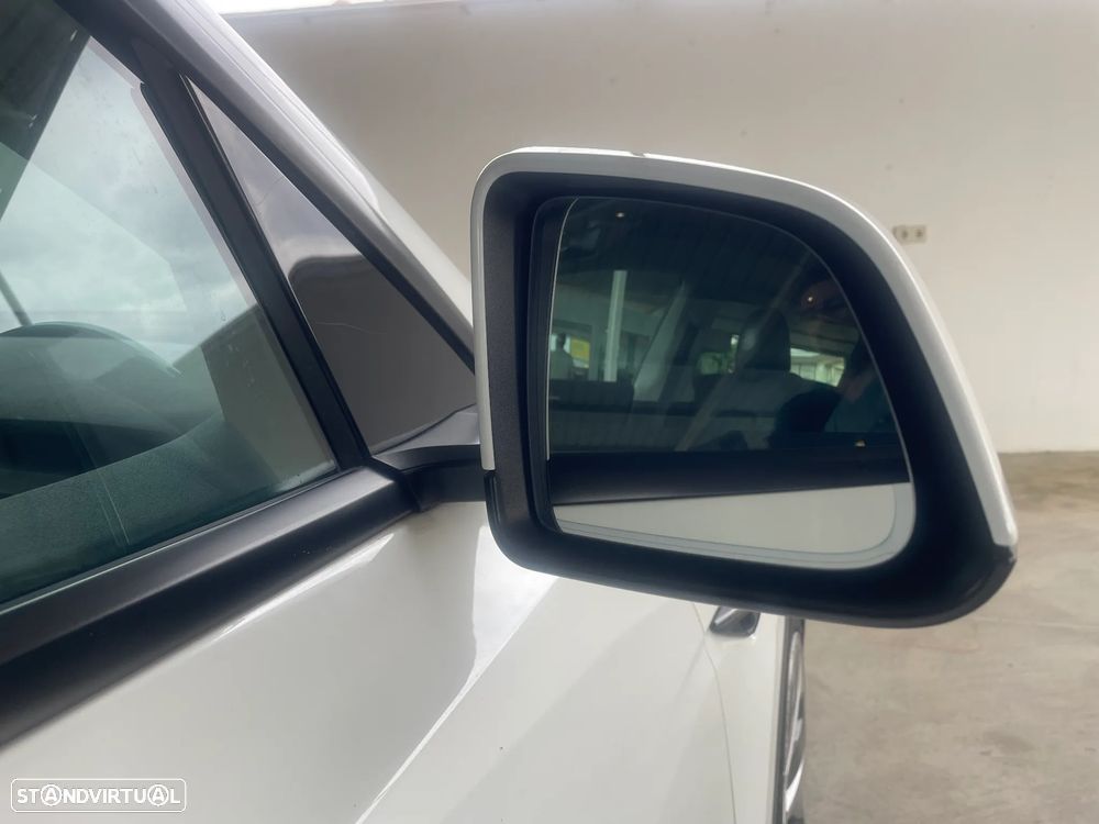 Tesla Model Y RWD - 42