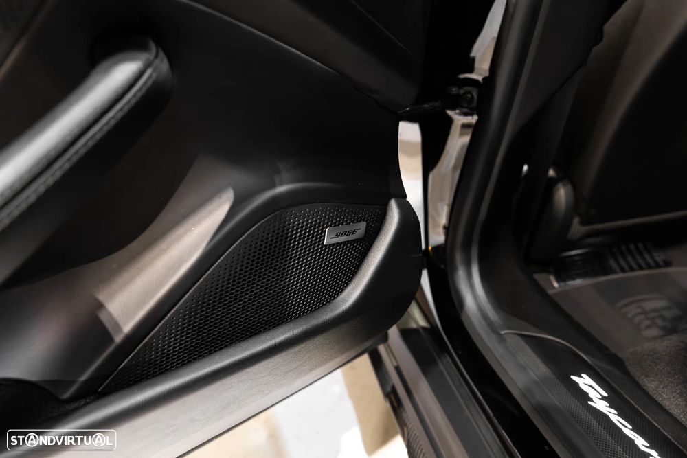 Porsche Taycan Cross Turismo Turbo S - 30