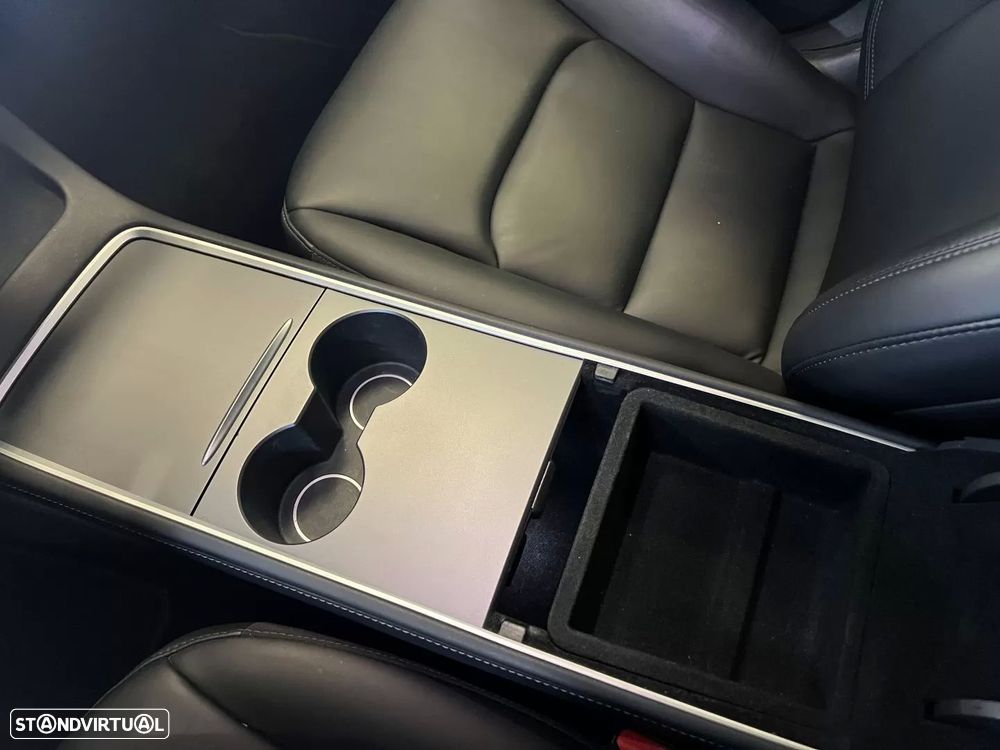 Tesla Model 3 Performance Dual Motor AWD - 31