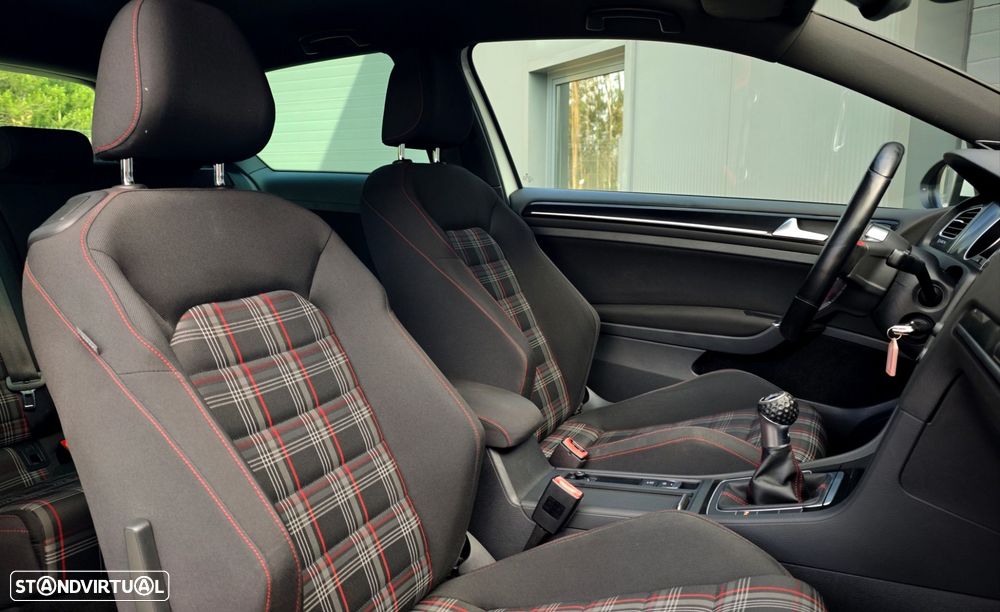 VW Golf 2.0 TSi GTi Performance - 16